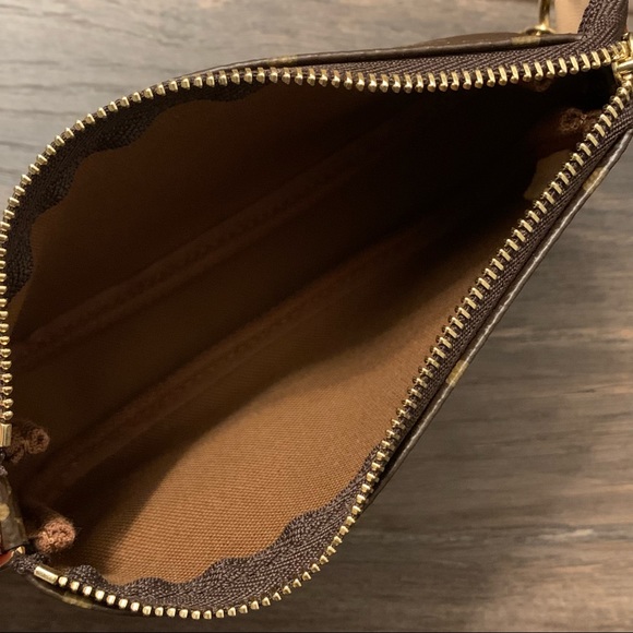 ❌SOLD❌ NEW Louis Vuitton Mini Pochette Accessoires in Monogram Canvas - Picture 8 of 9